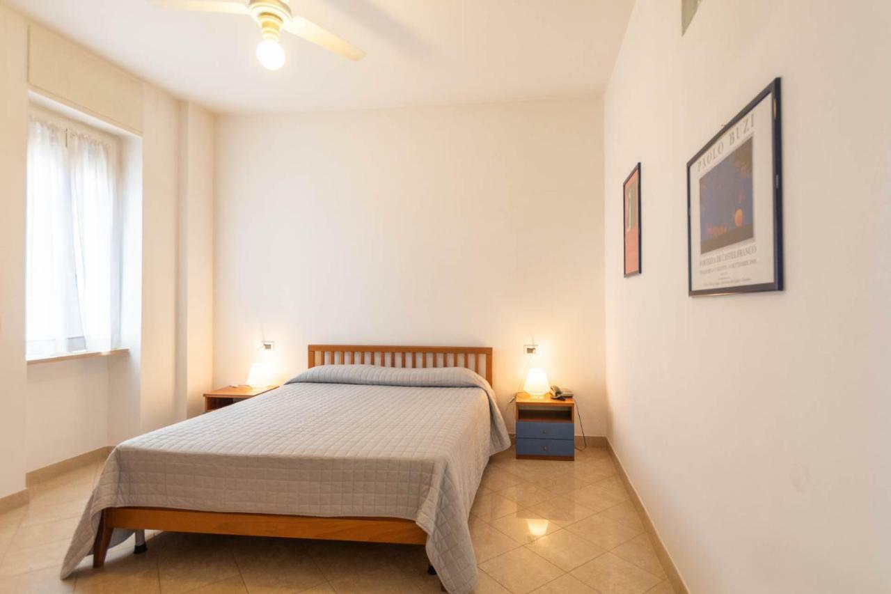 Residenza Adelaide Aparthotel Finale Ligure Exteriör bild